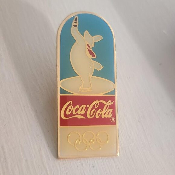 Lillehammer Norway Olympics 1994 Ice Skating Vintage Lapel Pin - Coca Cola Bear - Picture 1 of 4